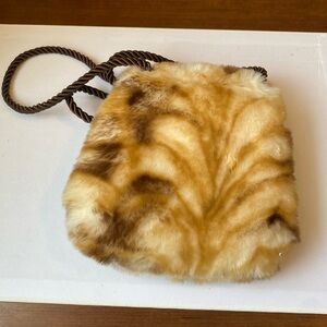 ♦️ Christine‎ Clarke Beautiful Tan and Brown Furry shoulder strap snap cl…
